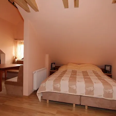 & Restauracja Nadmorska Apartmán *